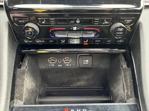 Used 2022 Jeep Grand Cherokee Limited image 23