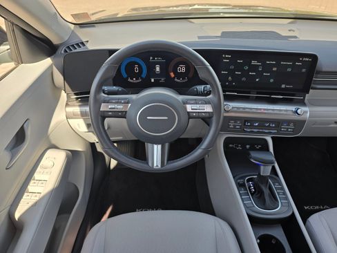 Certified 2025 Hyundai Kona SEL AWD/4WD image 13