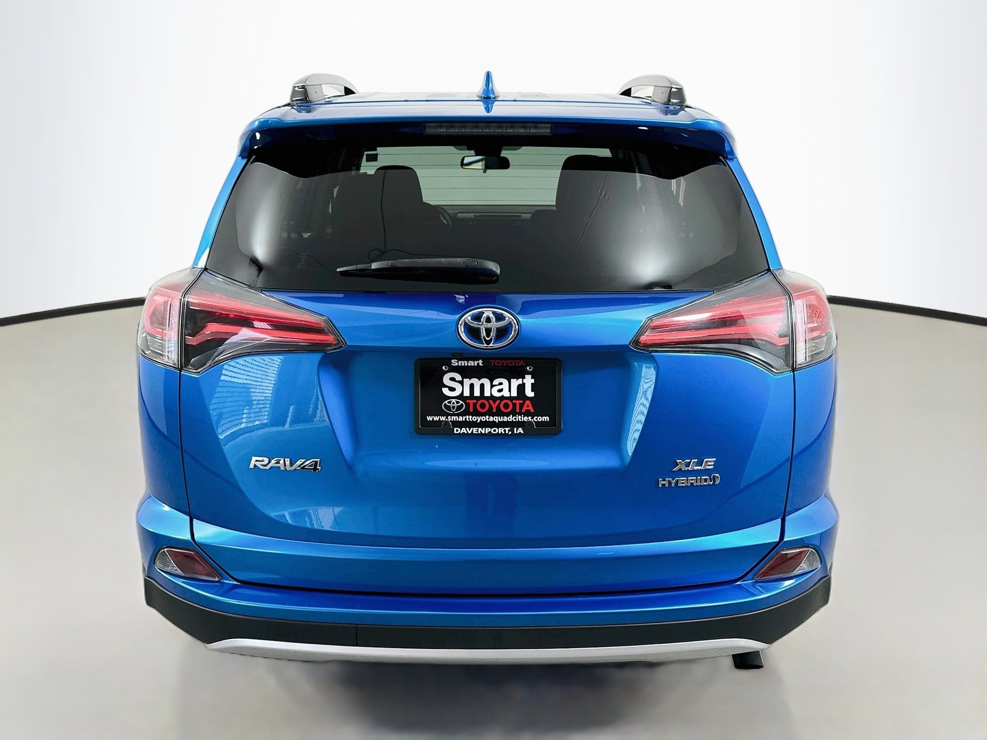 Used 2018 Toyota RAV4 XLE AWD/4WD image 6
