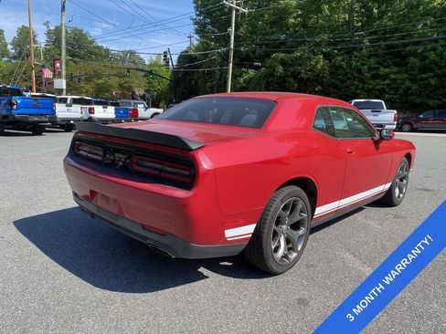 Used 2017 Dodge Challenger SXT RWD image 7