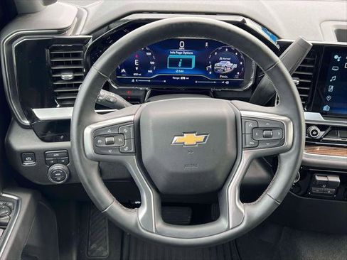 Used 2025 Chevrolet Silverado 1500 LT image 13