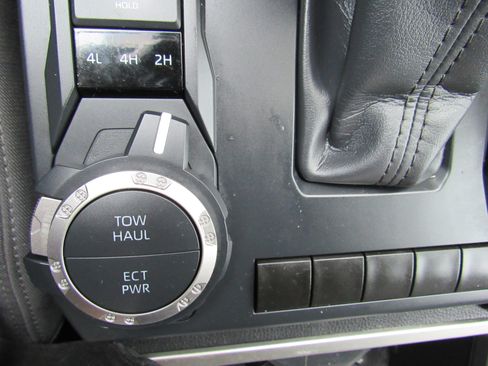 Used 2024 Toyota Tacoma SR5 image 31