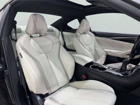 Used 2017 INFINITI Q60 3.0t w/ Premium Plus Package 3.0T AWD/4WD image 36