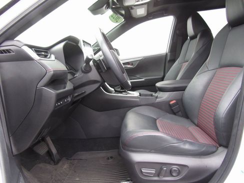 Certified 2022 Toyota RAV4 XSE image 13