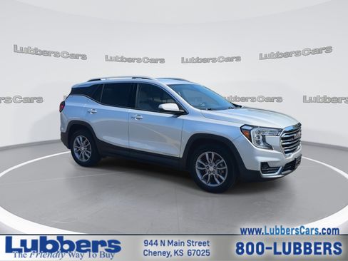 Used 2022 GMC Terrain SLT FWD image 2