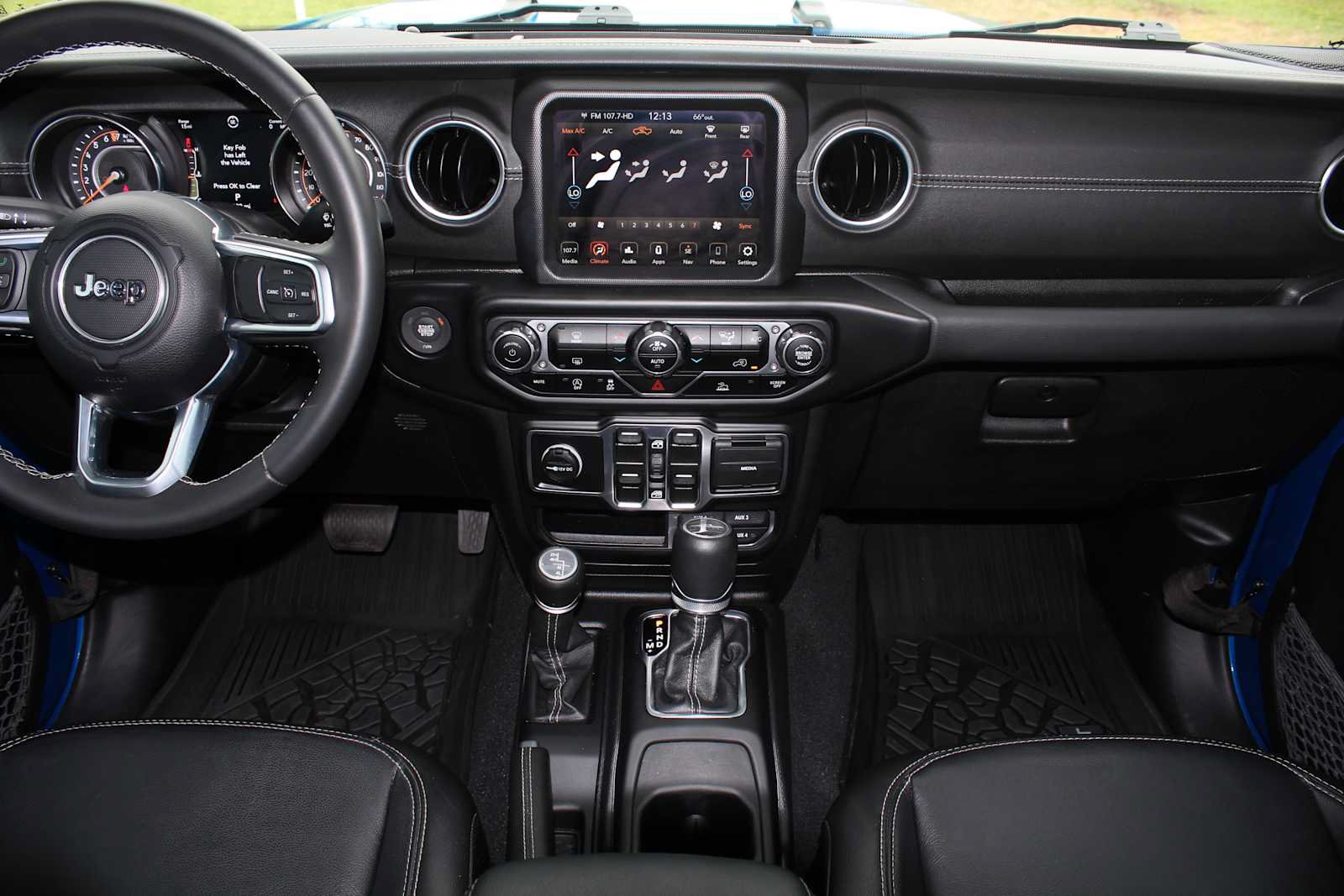 Used 2022 Jeep Gladiator Overland w/ Popular Equipment Package AWD/4WD image 32