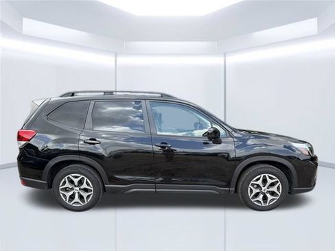 Used 2020 Subaru Forester Premium w/ Popular Package #1 AWD/4WD image 5