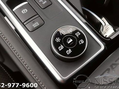 New 2026 Nissan Pathfinder SL AWD/4WD image 23
