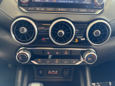 Used 2024 Nissan Sentra SV image 39