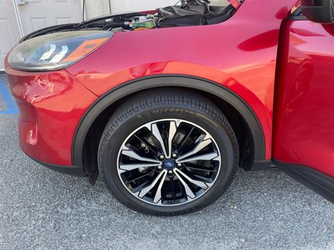 Used 2021 Ford Escape SE w/ SE Sport Appearance Package FWD image 33