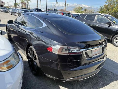 Used 2016 Tesla Model S 70D image 3