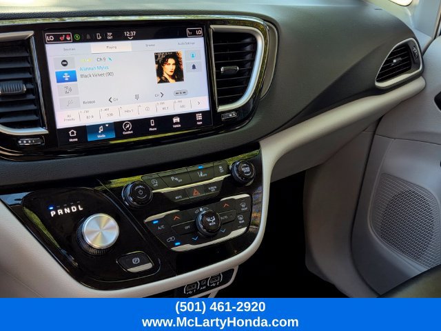 Used 2024 Chrysler Pacifica Touring-L FWD image 30