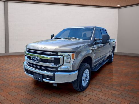 Used 2022 Ford F350 XLT AWD/4WD image 4