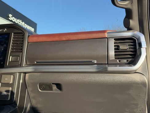 Used 2021 Ford F150 Lariat w/ Equipment Group 502A High image 29