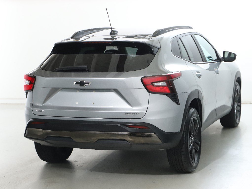 Used 2024 Chevrolet Trax ACTIV w/ Sunroof Package FWD image 43