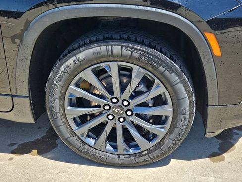 Used 2022 Chevrolet Traverse RS w/ LPO, Floor Liner Package FWD image 3