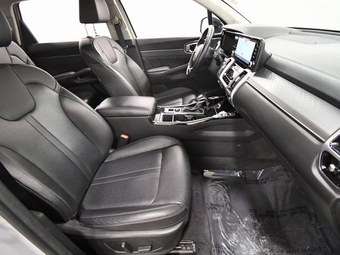 Certified 2023 Kia Sorento SX image 19