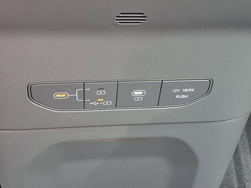 Used 2024 Kia EV9 Light RWD image 22