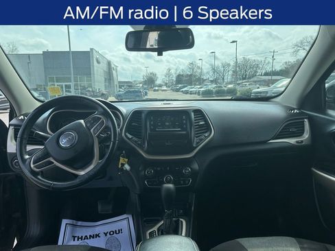 Used 2018 Jeep Cherokee Latitude w/ Cold Weather Group image 13