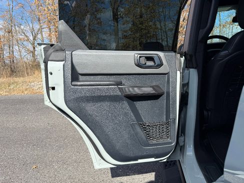 Used 2024 Ford Bronco Black Diamond image 24