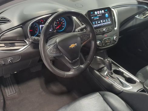 Used 2017 Chevrolet Malibu LT w/ Leather Package FWD image 12