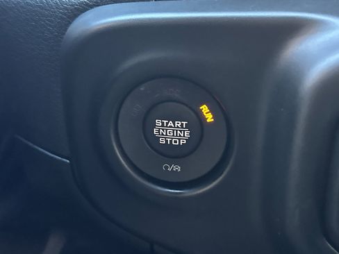 Used 2022 Jeep Wrangler Unlimited Sahara image 20