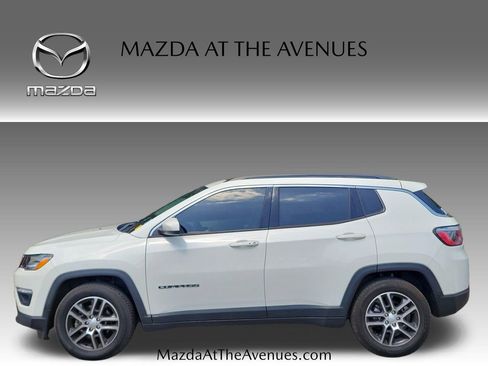 Used 2019 Jeep Compass Latitude FWD image 15