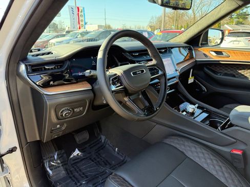 New 2026 Jeep Grand Cherokee L Summit image 17