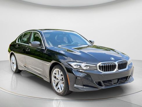 Used 2025 BMW 330i Sedan RWD image 3