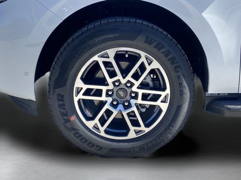 New 2025 Ford Expedition Active image 37