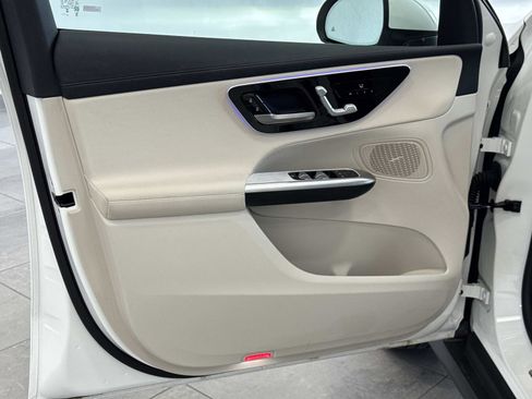 Certified 2025 Mercedes-Benz GLC 300 image 10