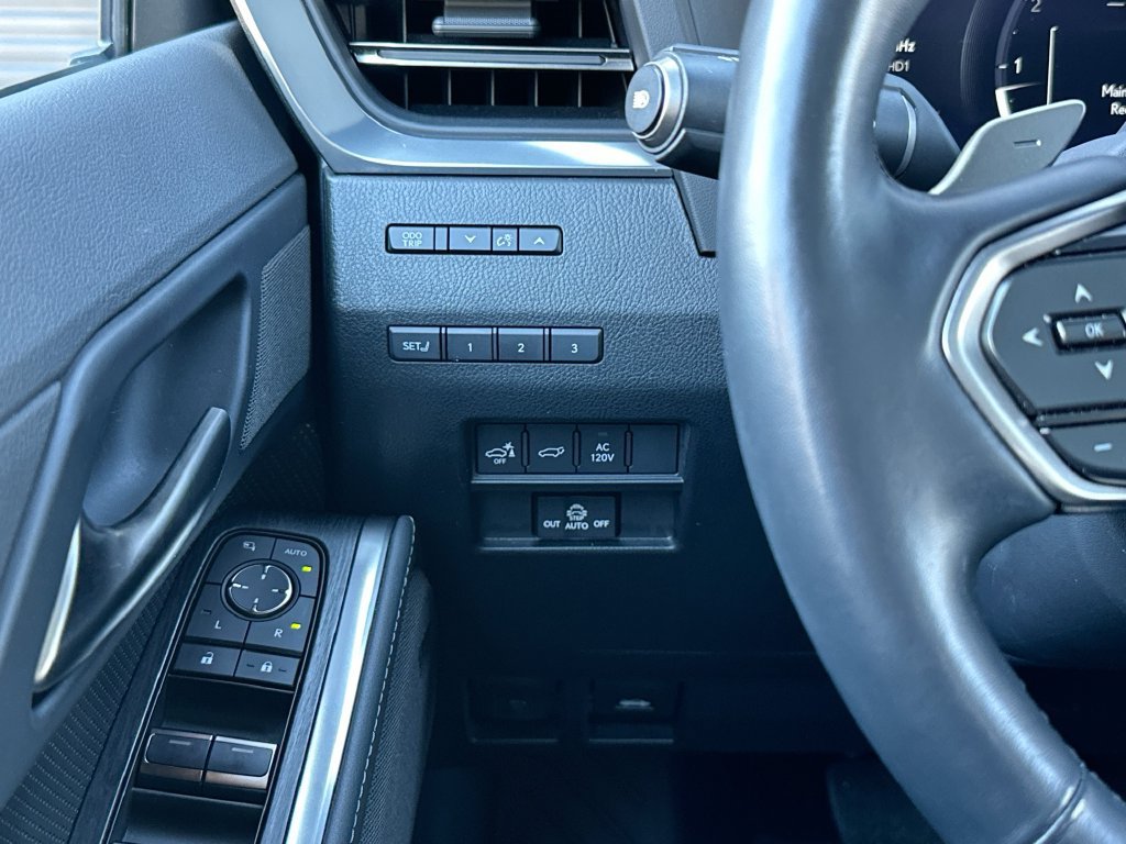 Used 2024 Lexus GX 550 w/ Accessory Package (Z1) AWD/4WD image 11