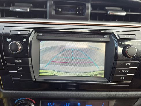 Used 2014 Toyota Corolla LE image 17