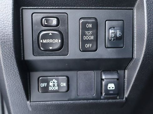 Used 2014 Toyota Tundra Limited image 28