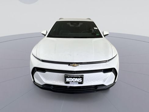 New 2026 Chevrolet Equinox EV LT image 11