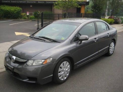 Used 2010 Honda Civic LX image 1