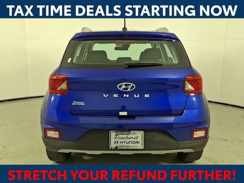 Certified 2025 Hyundai Venue SEL image 6