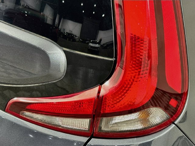 Used 2020 Kia Soul LX FWD image 30