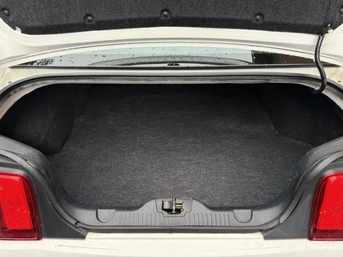 Used 2012 Ford Mustang GT Premium image 18