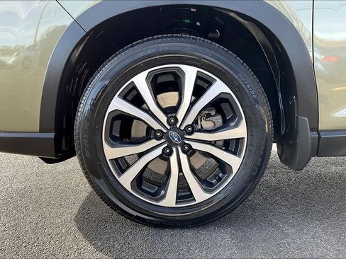 Certified 2022 Subaru Forester Limited image 9