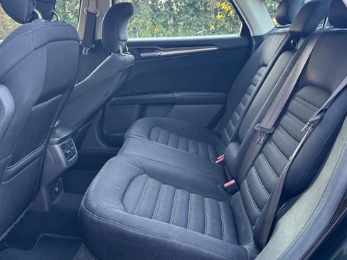 Used 2014 Ford Fusion SE image 10