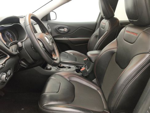 Used 2019 Jeep Cherokee Trailhawk w/ Trailer Tow Group image 17