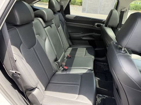 Certified 2025 Kia Sorento S w/ Panoramic Sunroof Package FWD image 33