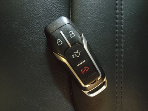 Used 2015 Ford Edge SEL w/ Equipment Group 201A image 32