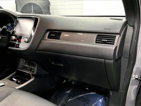 Used 2022 Mitsubishi Outlander SEL image 16