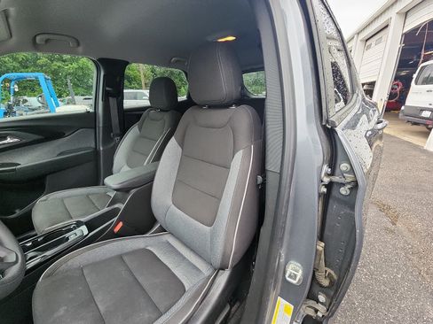 Used 2022 Chevrolet TrailBlazer LT FWD image 18