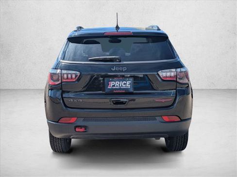 Used 2022 Jeep Compass Trailhawk w/ Sun and Sound Group AWD/4WD image 7