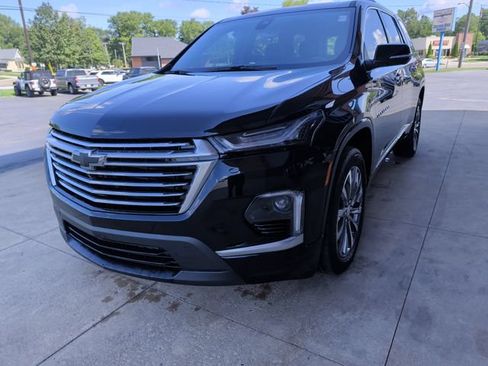 Used 2023 Chevrolet Traverse Premier w/ LPO, Floor Liner Package FWD image 5