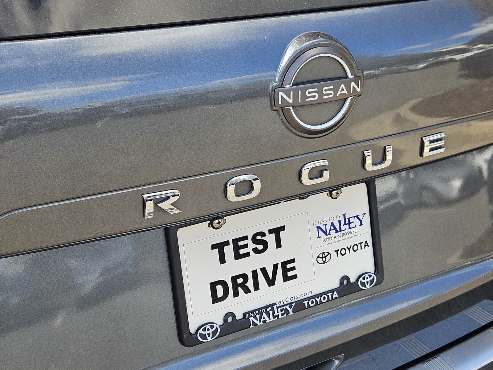 Used 2023 Nissan Rogue SL w/ SL Premium Package FWD image 30
