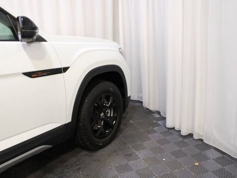 New 2026 Volkswagen Atlas Peak Edition image 30